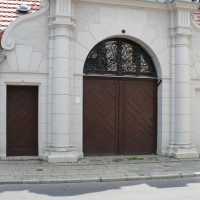 Bramy garażowe – krótka historia
