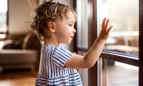 AWILUX: Okna bezpieczne dla dzieci