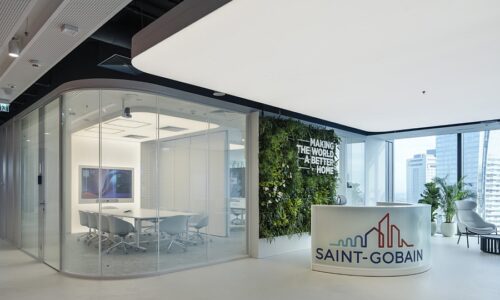 SAINT-GOBAIN: Nowa siedziba w sercu Warszawy