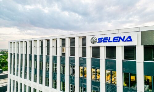 Selena podwaja zysk mimo trudnego roku