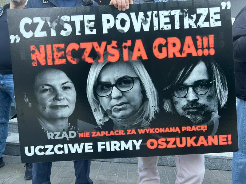 Paulina Hennig Kloska czyste Powietrze protest wykonawcy 1