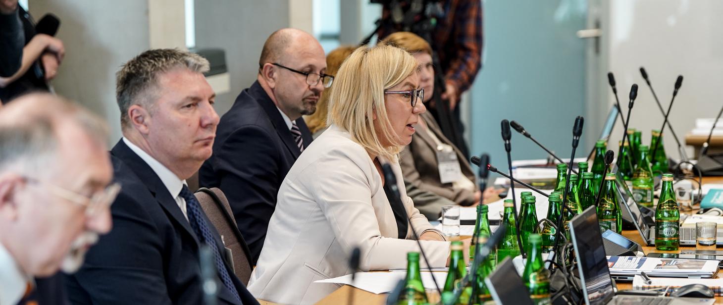 Paulina Hennig Kloska czyste Powietrze protest wykonawcy