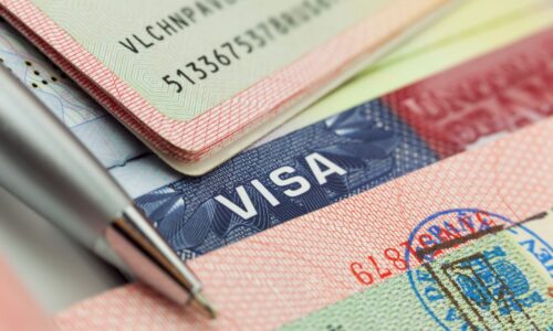 Legalne zatrudnienie cudzoziemców w Polsce: wymogi i procedury