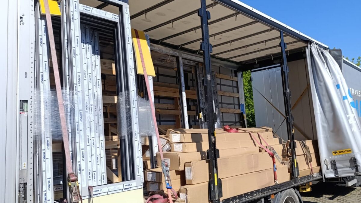 bezpieczny transport okien