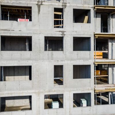 3,1% – wzrost pozwoleń na budowę mieszkań w Niemczech w I półroczu 2025 roku. Stolarka w liczbach #31