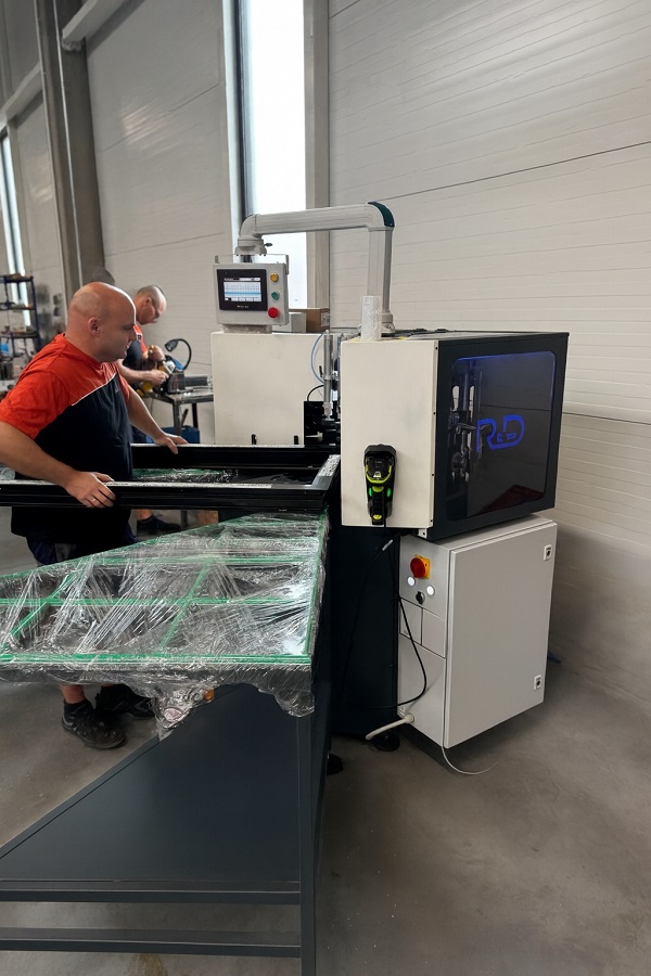 Awilux zagniatarka press corner R&D Tech