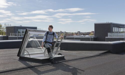 VELUX: Elektryczne okno wyłazowe do dachów płaskich