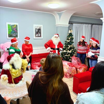 Świąteczne inicjatywy firm z branży stolarki