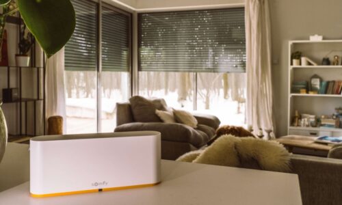 SOMFY: 6 smart rozwiązań dla domu podczas wyjazdu