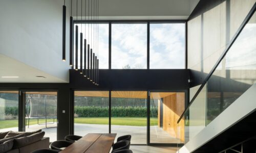 WIŚNIOWSKI: Dom sportowca w cieniu lasu