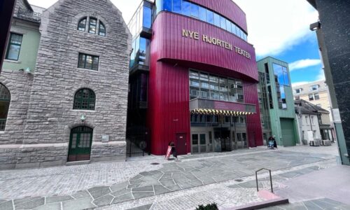 Pilkington: Nowy Teatr Hjorten – studium światła i przestrzeni