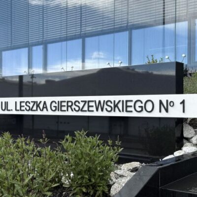 Ulica Leszka Gierszewskiego 1 nowym adresem Drutexu