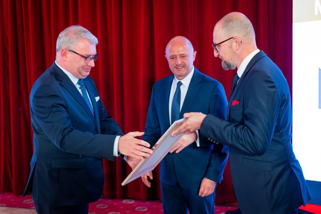 KNELSEN Polska