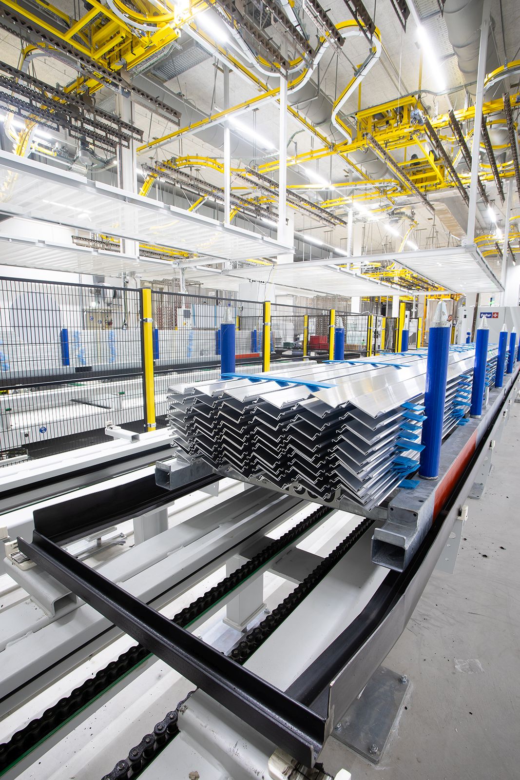 logistyka i produkcja ślusarki aluminiowej Fehr