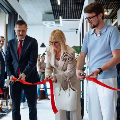 Duzi producenci inwestują w sieć dilerską
